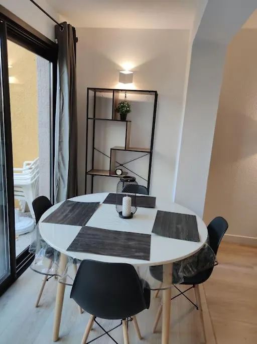 Le Village Camarguais Pour 4 Avec Piscine Et Animations, Ideal Famille Arles Apartment
