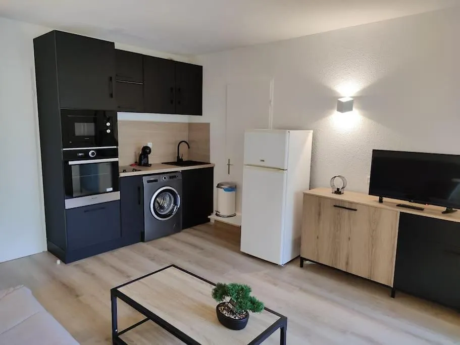 Le Village Camarguais Pour 4 Avec Piscine Et Animations, Ideal Famille Arles Apartment